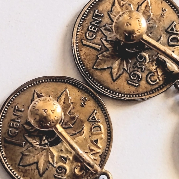🆕 Vintage Estate 12K Gold Filled Canadian Maple Leaf Copper Penny Earrings - Picture 4 of 7
